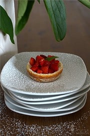 Pfannkuchen-Körbchen mit frischem Obst