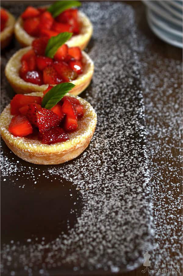 Pfannkuchen-Körbchen mit frischem Obst