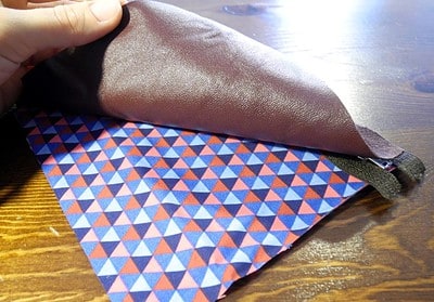 Wende-Täschchen aus Leder und Stoff mit geometrischem Muster, handgefertigt, ideal für Krimskrams und kleine Gegenstände, handgemacht bei HANDMADE Kultur.