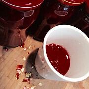 Rosen sind rot…Johannisbeeren auch: Johannisbeermarmelade mit Rosenlikör