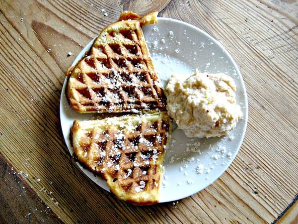 Waffeln mit Apfelschnee