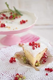 „Johannisbeerkuchen mit Baiserhäubchen!"