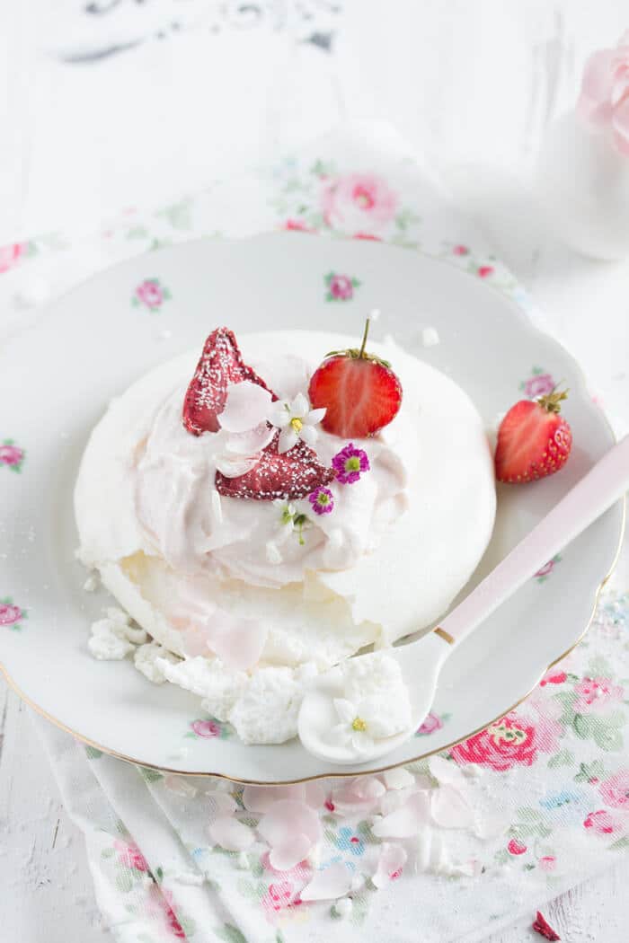 „Erdbeer Pavlova Vegan!“