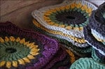 Decke aus Granny Squares: 5 FARBEN, 4 MÖGLICHKEITEN, 120 VARIANTEN