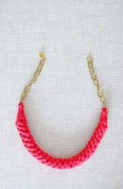 DIY: Sommerliche Statementkette aus Jerseygarn
