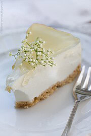 Holunderblüten-Joghurt-Torte