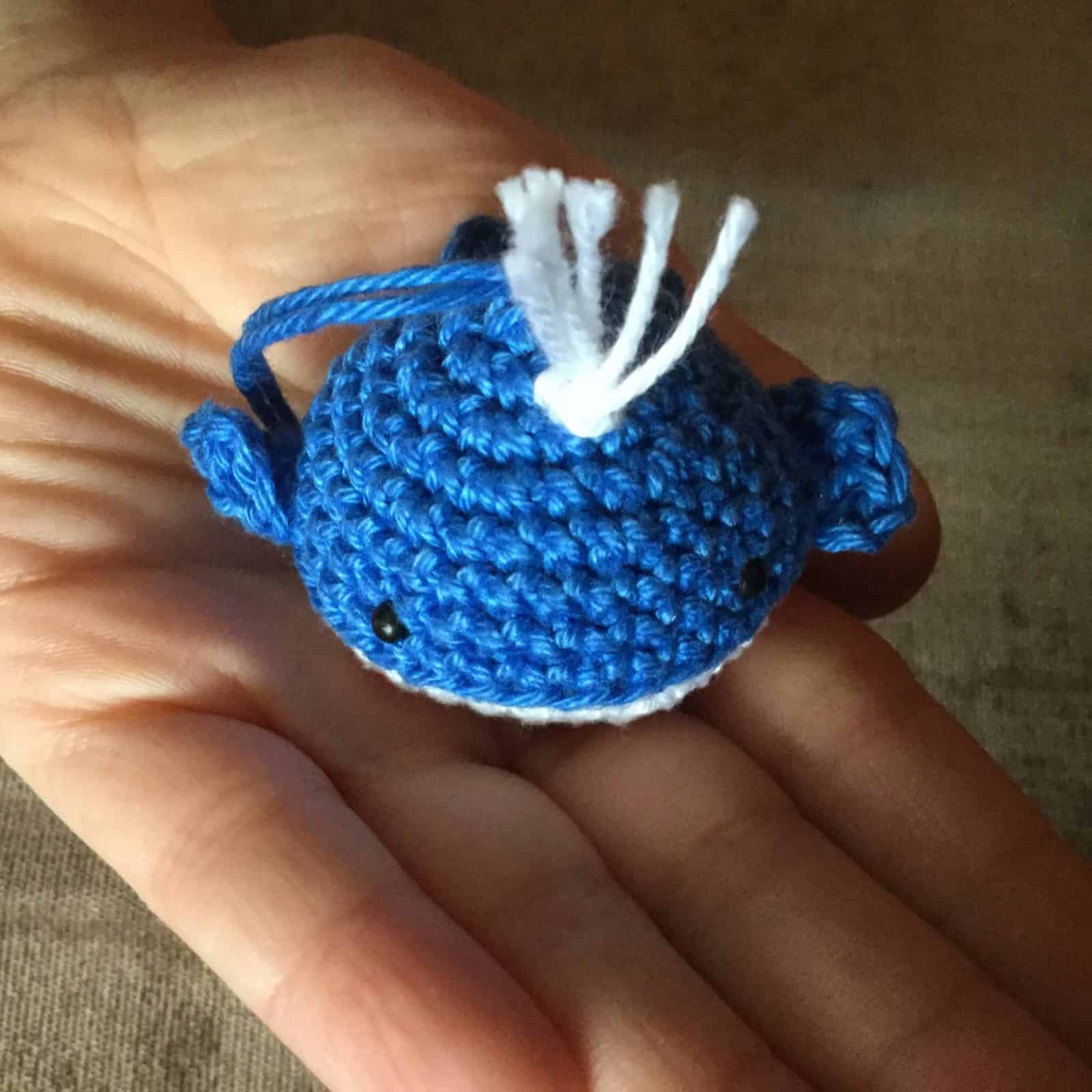 Joey, der Wal – Amigurumi / Schlüsselanhänger / Taschenbaumler