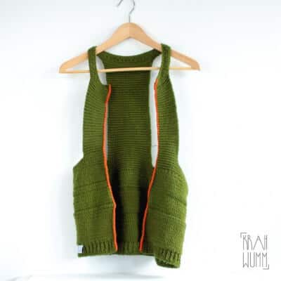 Strickweste mit weitem Armausschnitt Strickweste mit weitem Armausschnitt