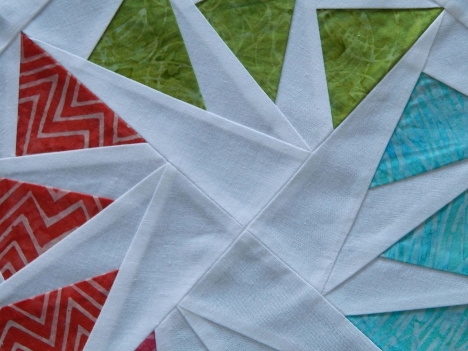 A Circle of Geese – eine „bunte“ Tischdecke und ein Nähtrick