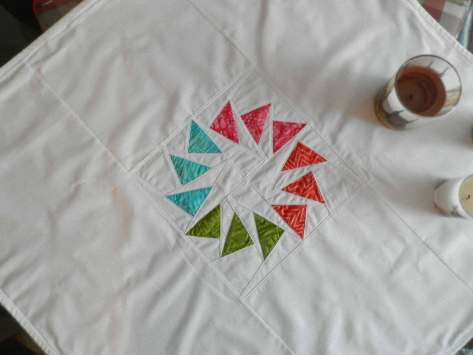 A Circle of Geese – eine „bunte“ Tischdecke und ein Nähtrick