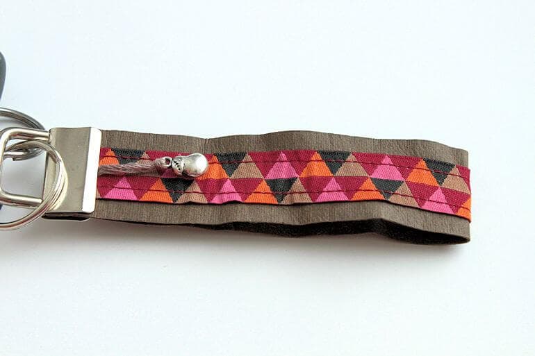 Schlüsselanhänger aus waschbaren Papier