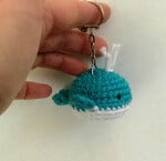 Joey, der Wal – Amigurumi / Schlüsselanhänger / Taschenbaumler