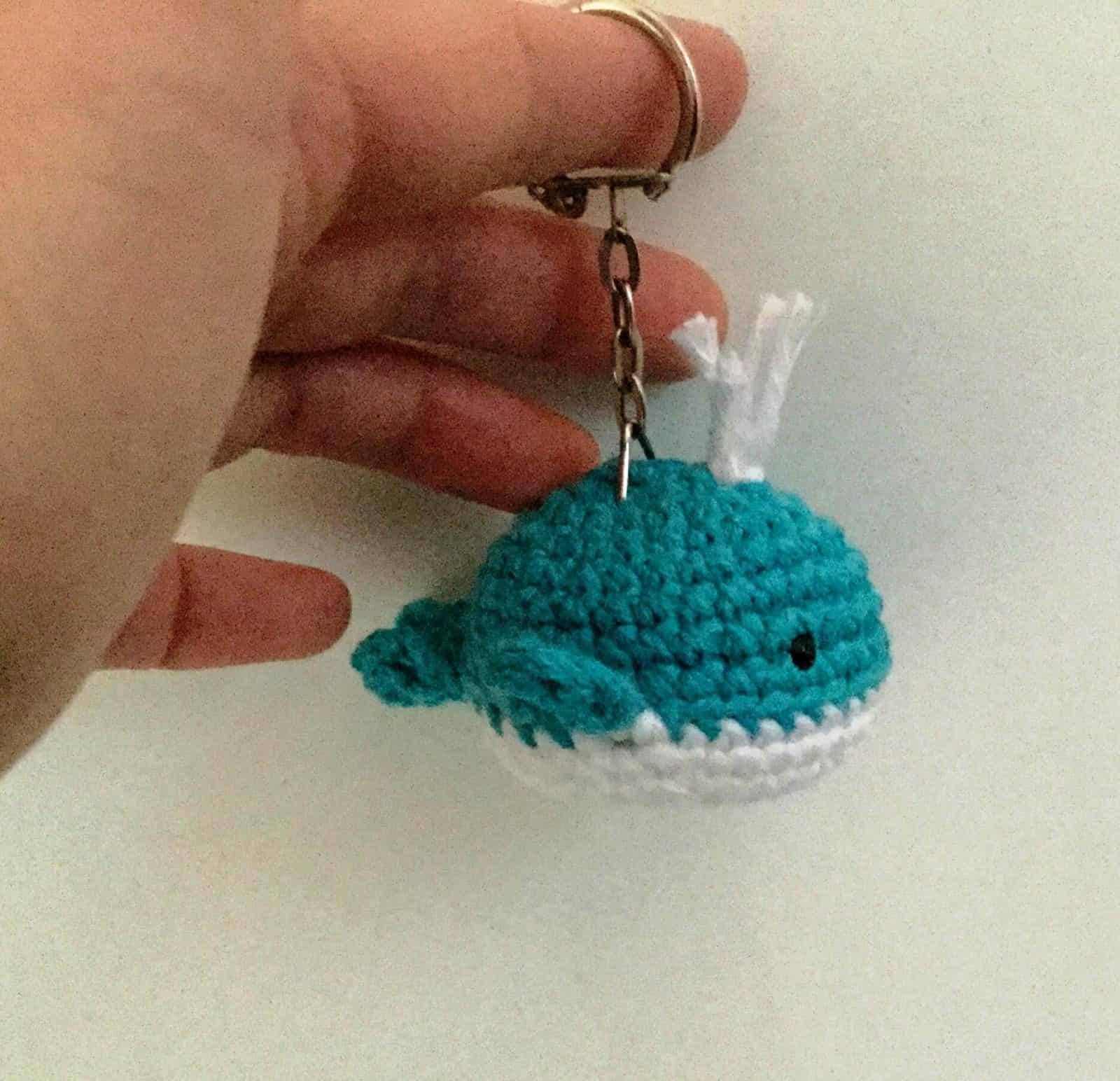 Joey, der Wal – Amigurumi / Schlüsselanhänger / Taschenbaumler