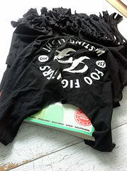Upcycling:Aus einem Shirt eine Tasche machen, ganz ohne nähen