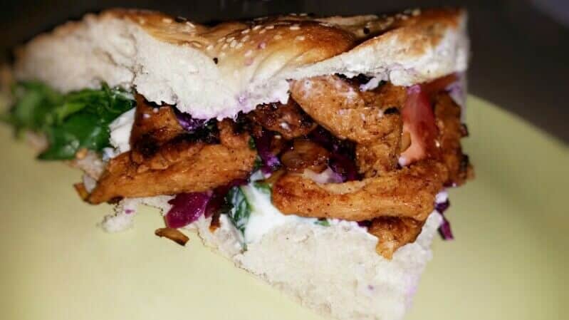 veganer Döner aus Soja mit leckerer Joghurtsauce