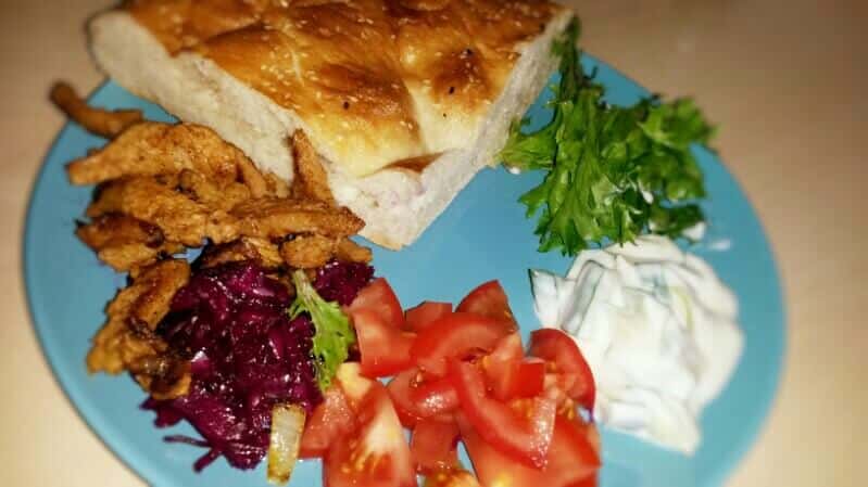 veganer Döner aus Soja mit leckerer Joghurtsauce