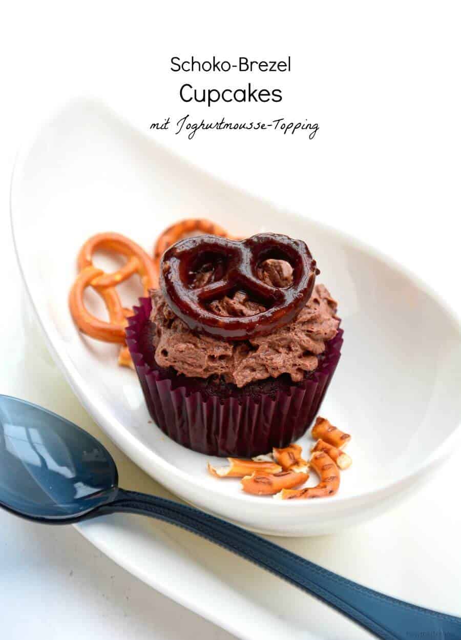 Schoko-Brezel-Cupcakes mit Diamant Moussezauber “Joghurt” Topping