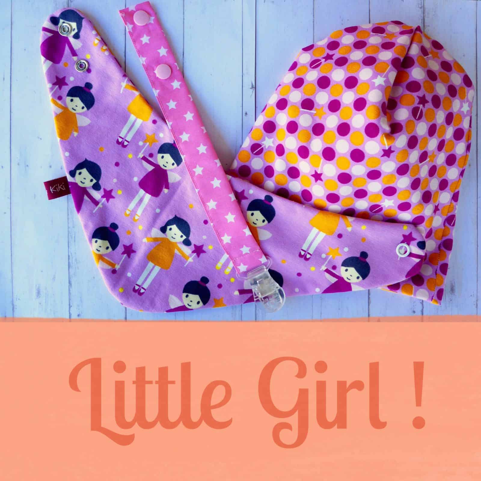Wende-Beanie und -Halstuch mit Schnullerkette