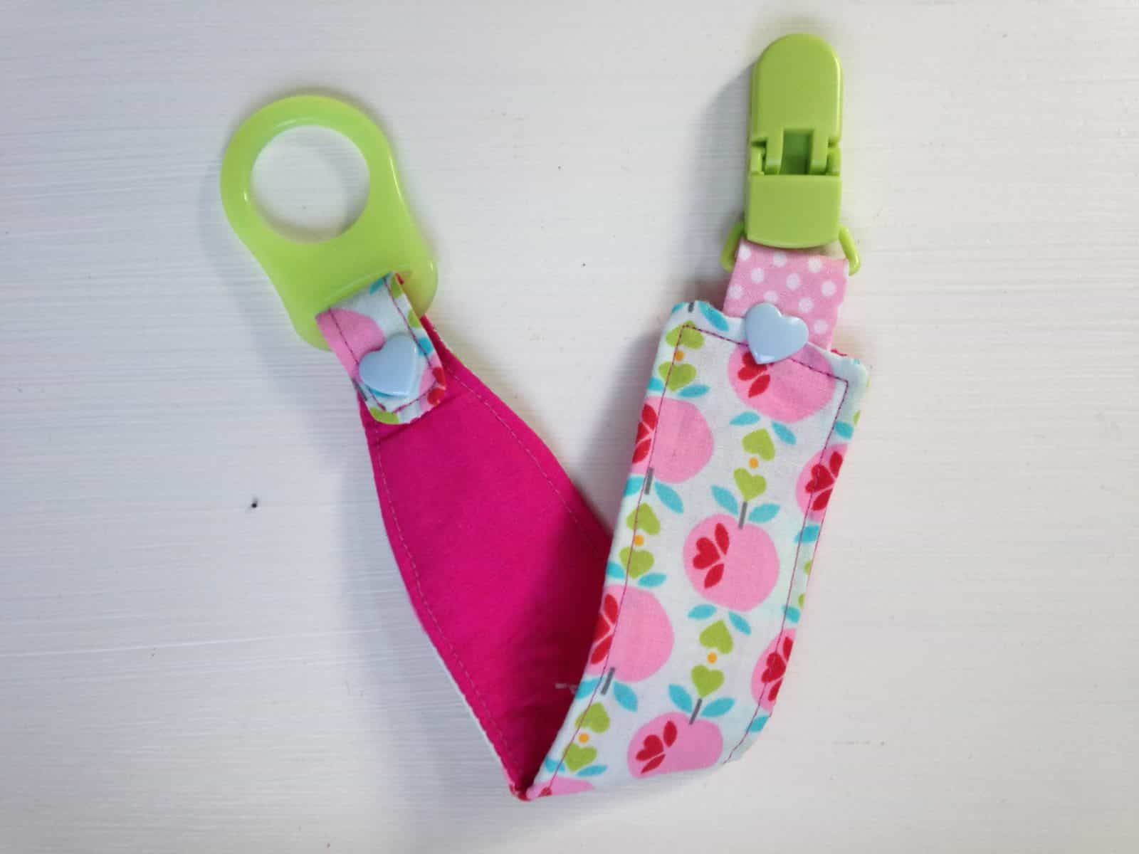 Ein genähtes Schnullerband…