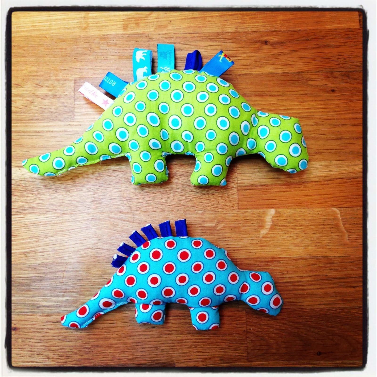 Babyschal Dinosaurier - Geschenke bei HANDMADE Kultur