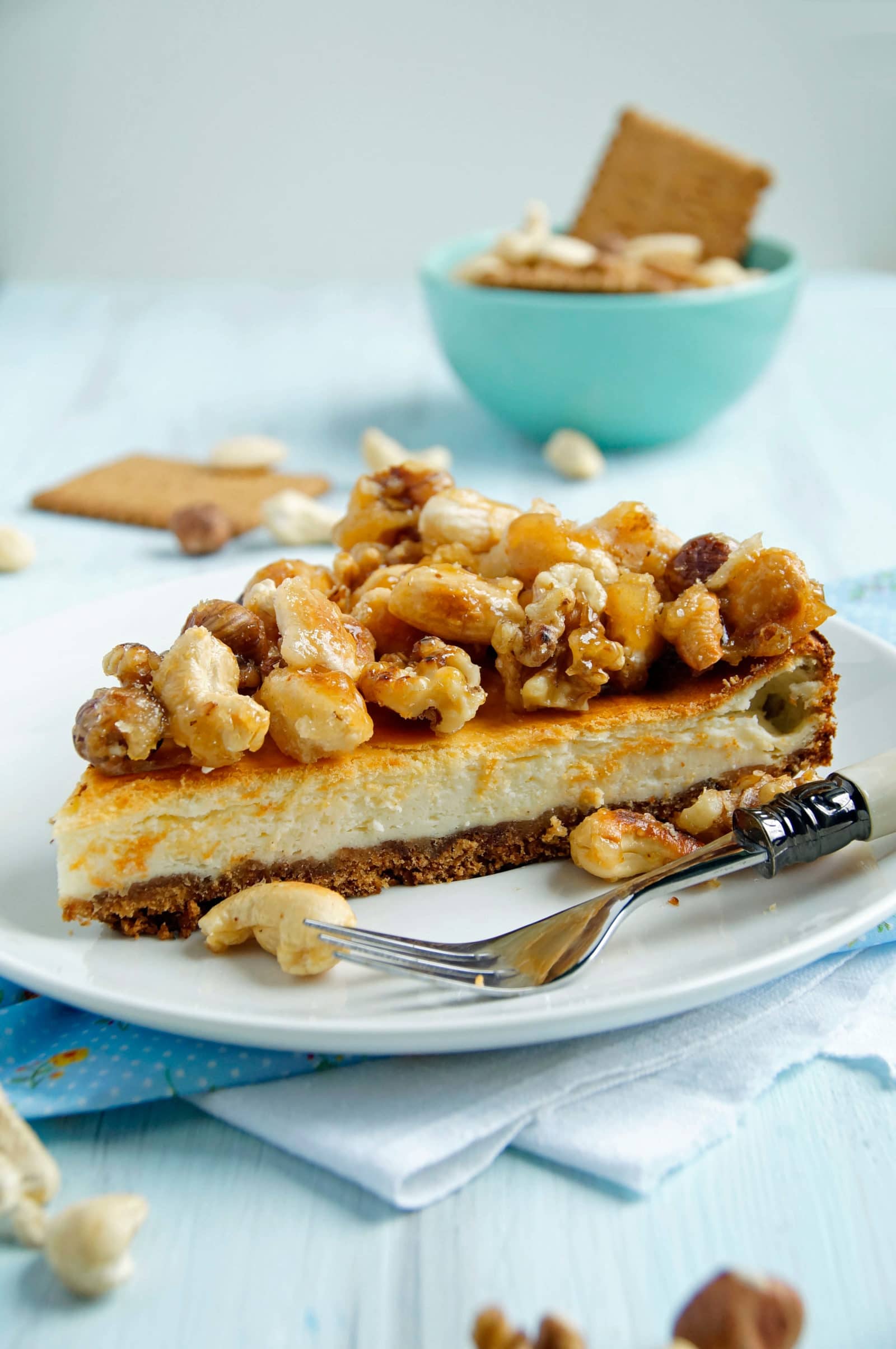 Käsekuchen mit karamelisierten Nüssen