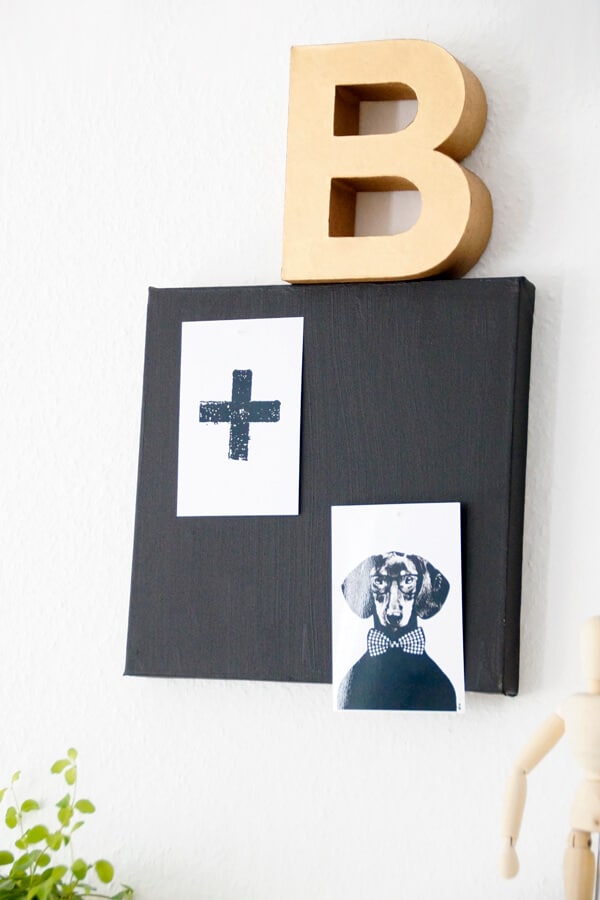 Leinwand als trendige Pinnwand in schwarz