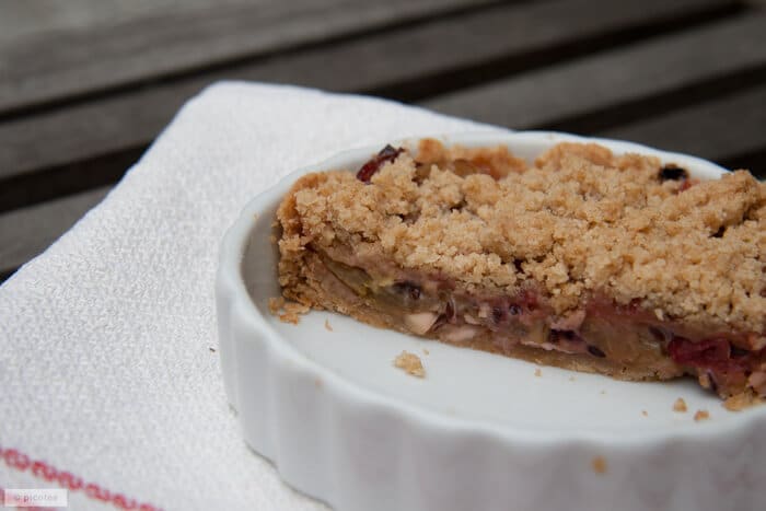 Stachelbeerkuchen mit Mürbeteigboden und Streuseln