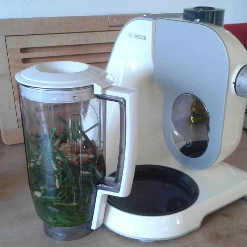 Schnittlauch-Pesto | konservierte Gartenfreude