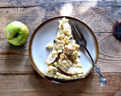 Apfelkuchen auf süßem Mürbeteig
