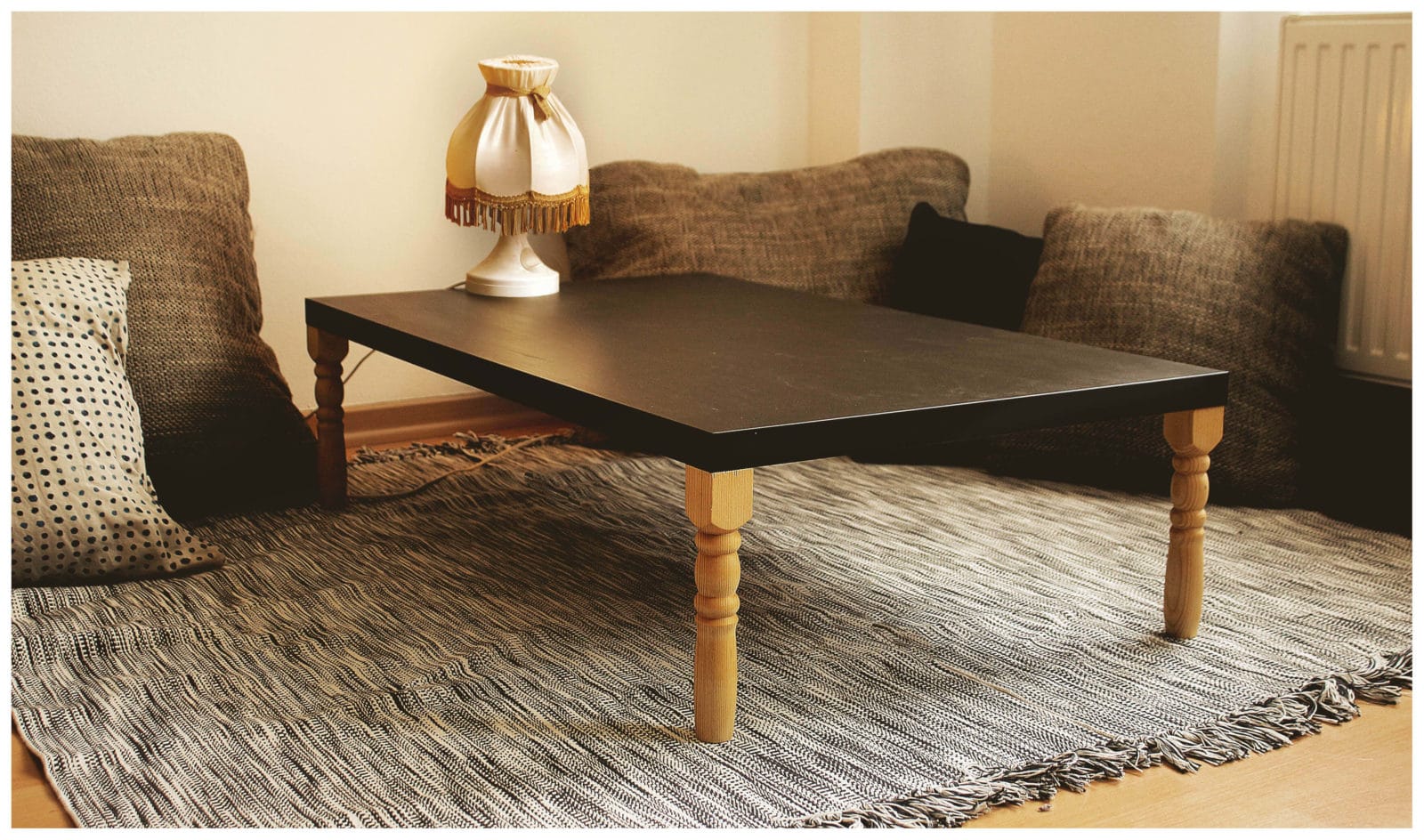 Sit on the floor – Tisch