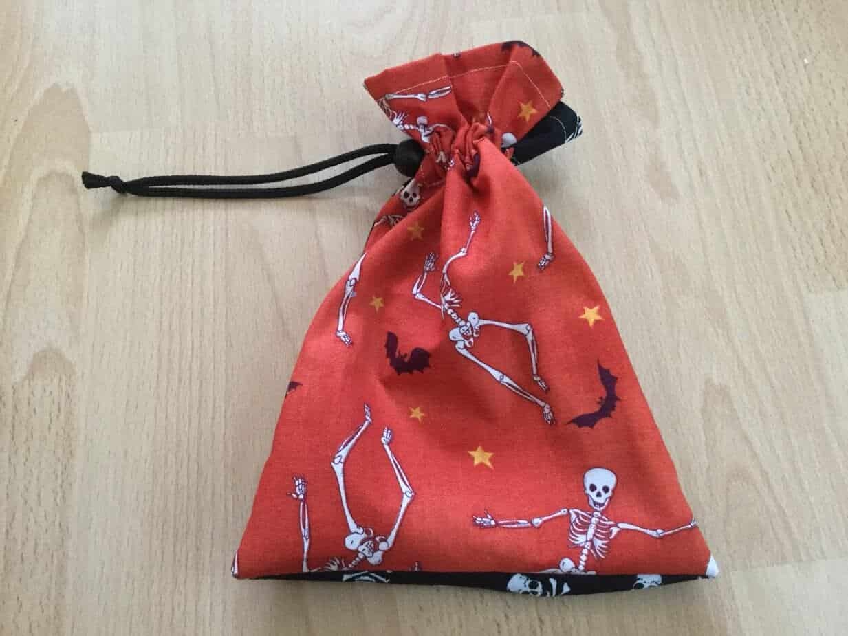 Trick or Treat – schneller Naschibeutel für Halloween aus Resten