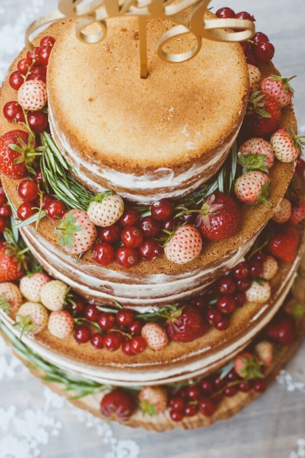 Very Berry Wedding Cake von den [Foodistas]