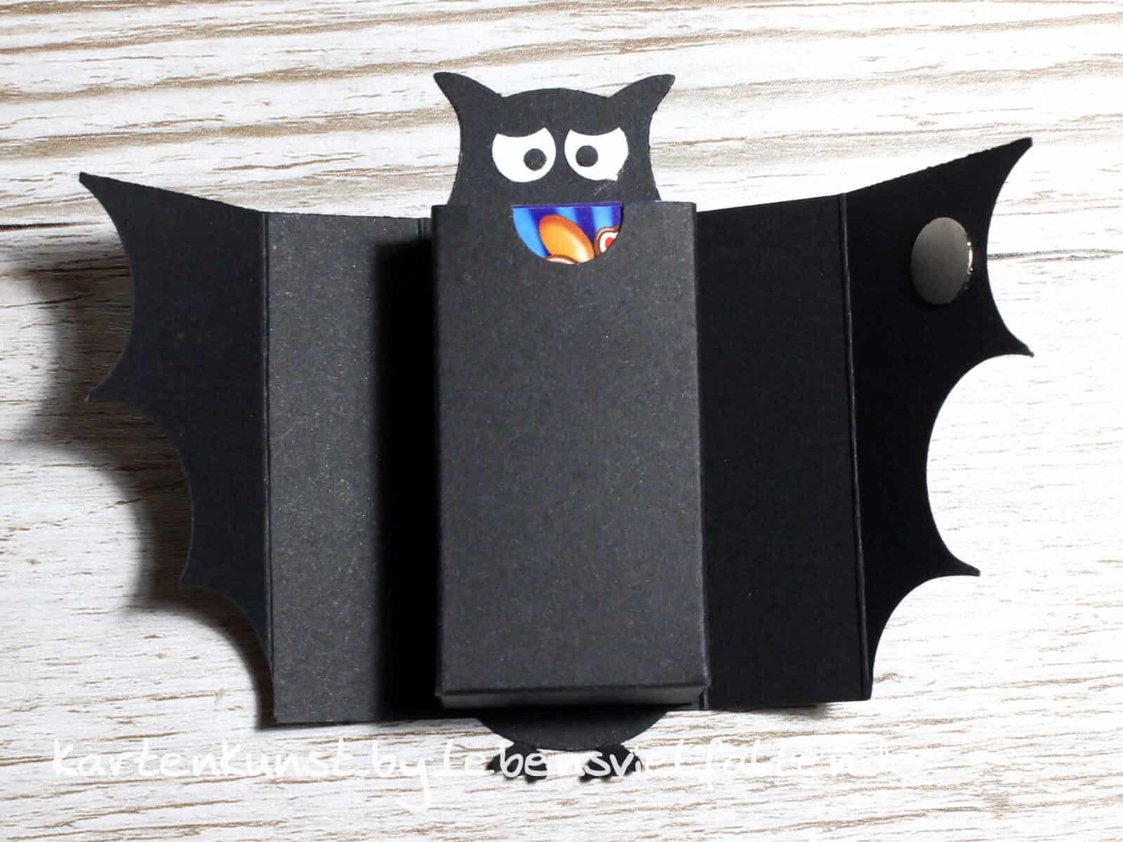 Smarties – Verpackung als Fledermaus (für Halloween)