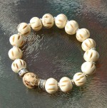 Armband mit Edelsteinen basteln