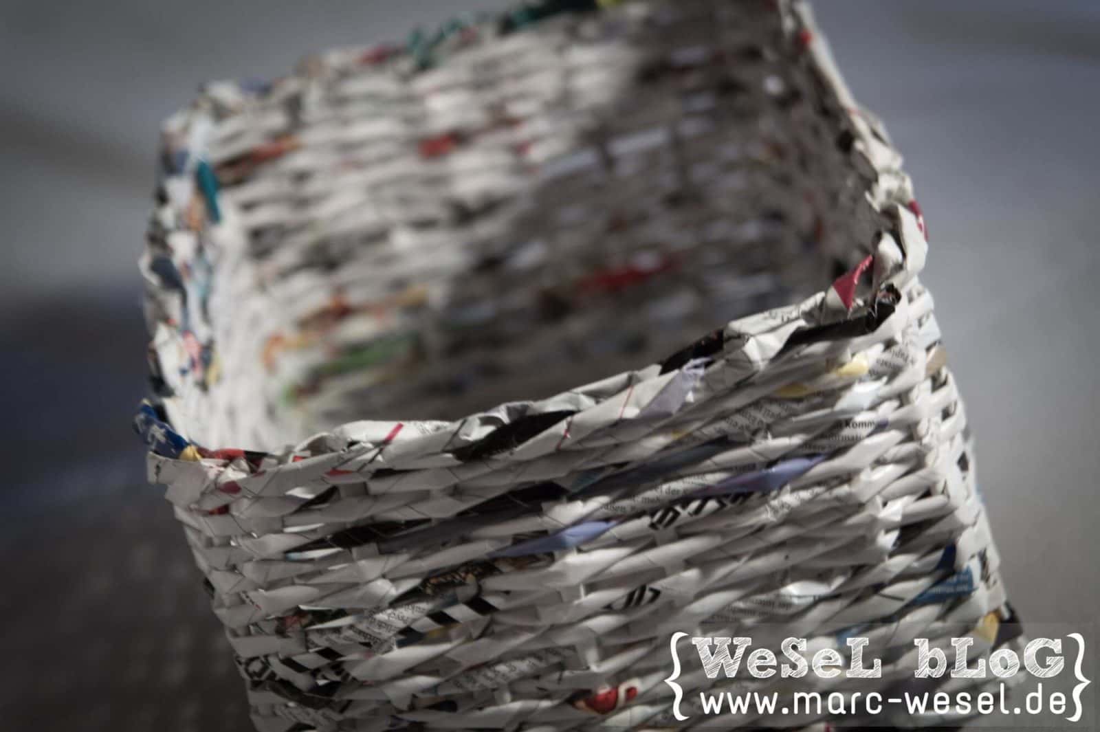 Zeitungsständer / Korb aus Papier – Upcycling