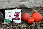 Laterne basteln aus Butterbrotpapier und PET-Flasche