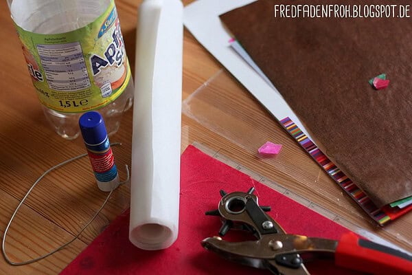 Laterne basteln aus Butterbrotpapier und PET-Flasche