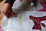 Laterne basteln aus Butterbrotpapier und PET-Flasche