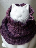 Phoebe Smocked Cowl – Strickanleitung mit Manos del Uruguay