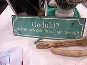 Humorvoller Spruch über Geduld und Zeit, passend für Handwerks- und Kreativveranstaltungen bei Handmade Kultur.