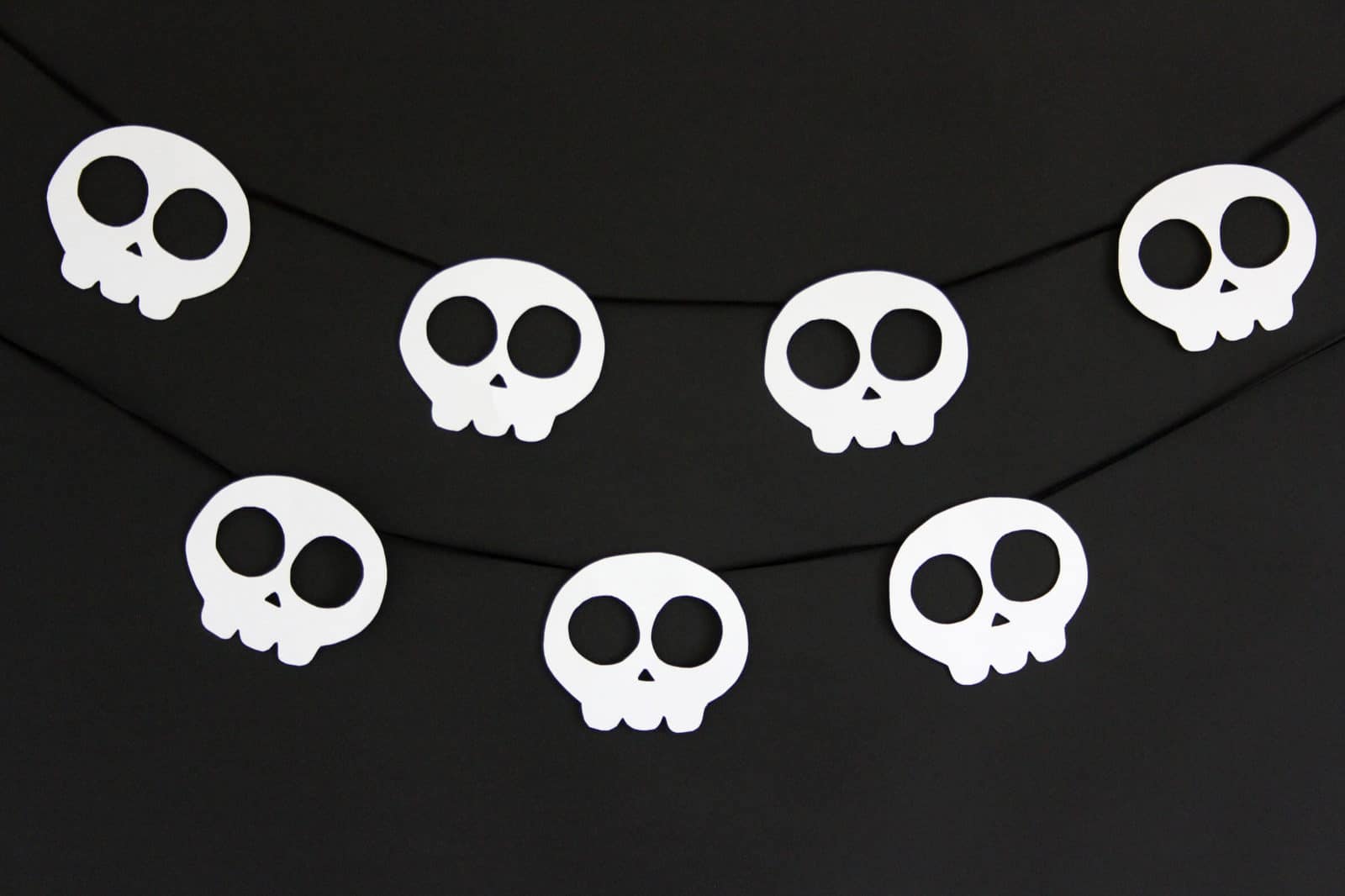 Totenkopf-Girlande (mit Vorlagen-freebie)