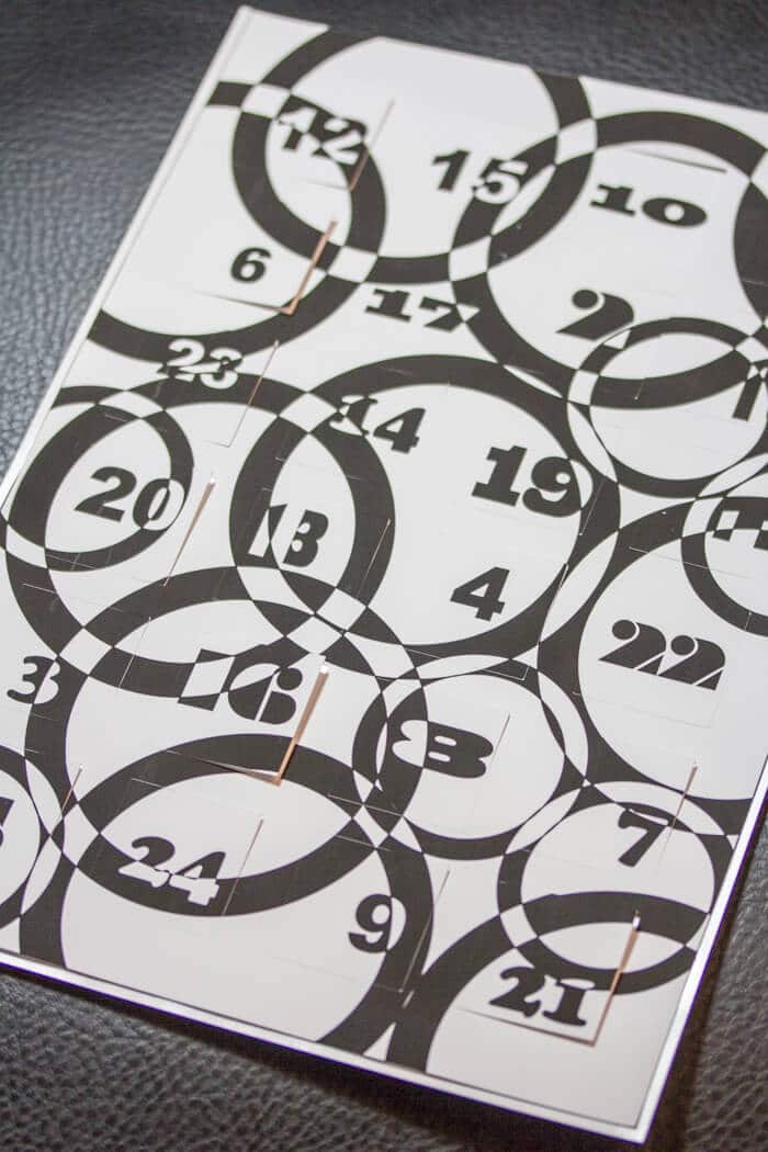 Adventskalender selbstgedruckt und geschnitten