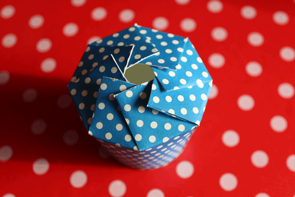 Adventskalender aus Pappbechern