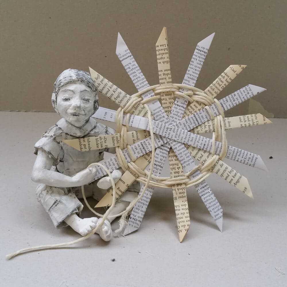 Upcycling Weihnachtsschmuck: Strohsterne aus alten Buchseiten