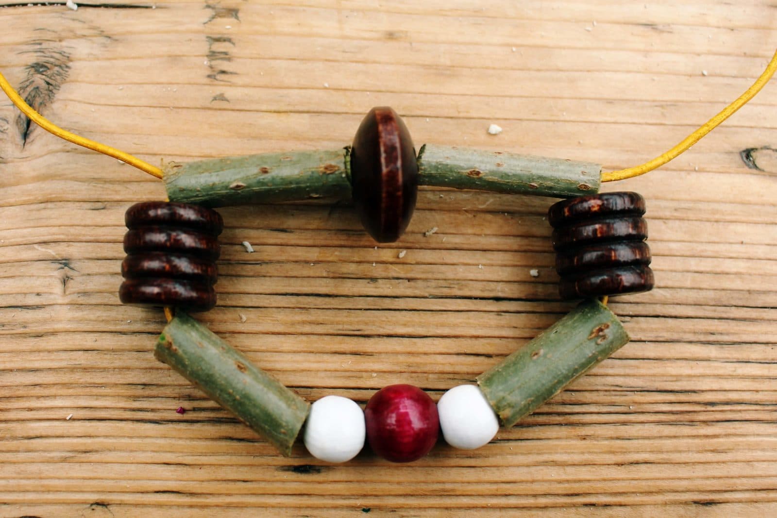Statement Kette aus Holunderholz