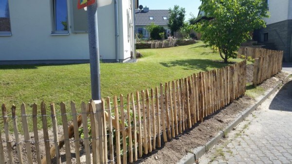Staketenzaun selber bauen