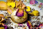 DIY – Badekugeln mit Blüten und Sheabutter