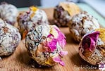 DIY – Badekugeln mit Blüten und Sheabutter