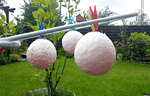 Goldiger Blumentopf aus Butterbrotpapier