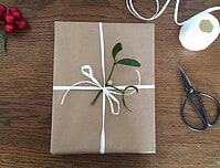 Schön und Simpel: Geschenkverpackungen mit Packpapier